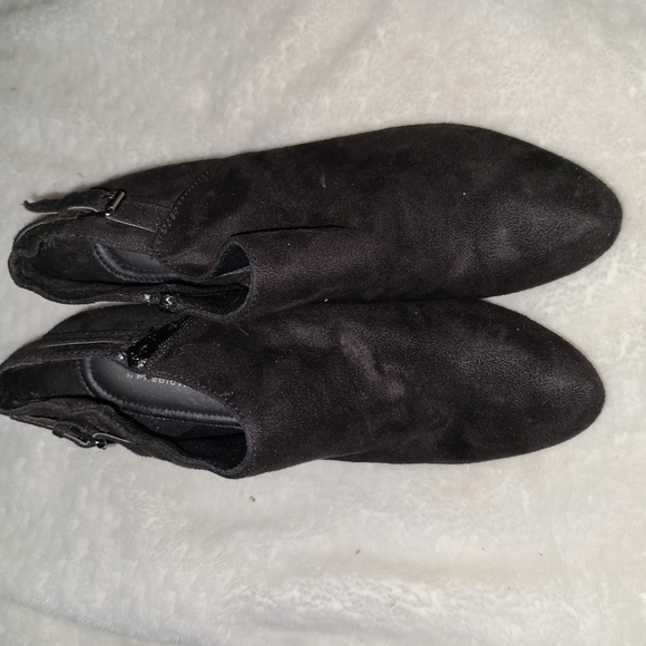 Comfort Plus by Predictions Size 11 Black Faux Suede Ankle Booties - Picture 1 of 6